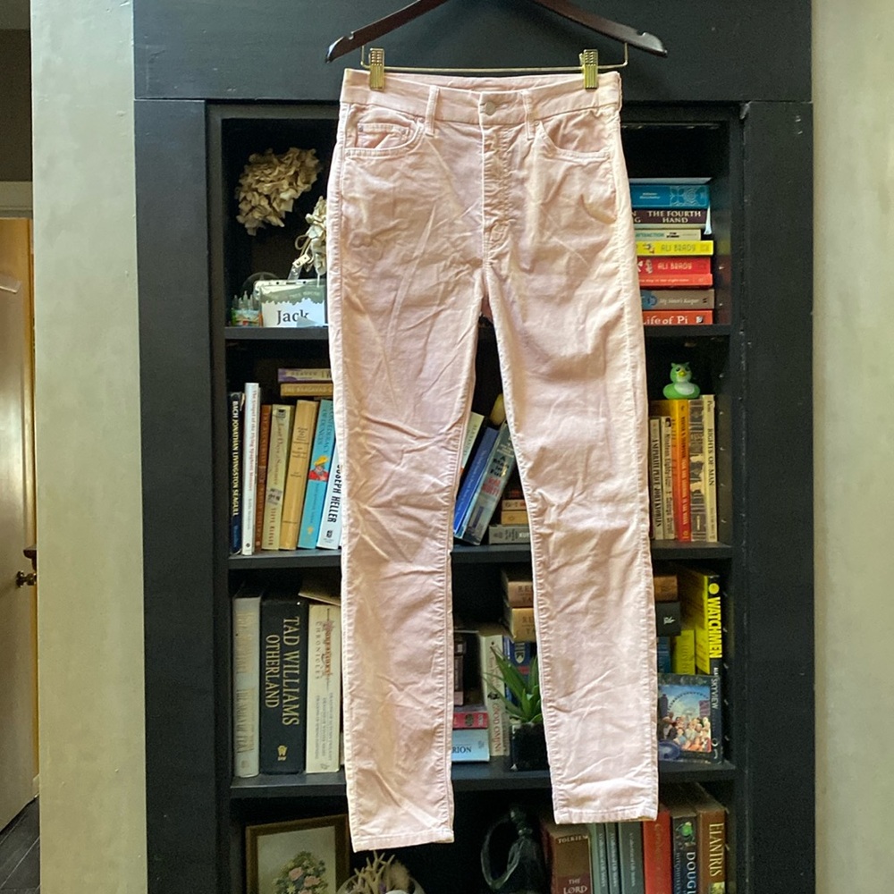 Mother High Waisted Looker velvet Pants in light pink/rose